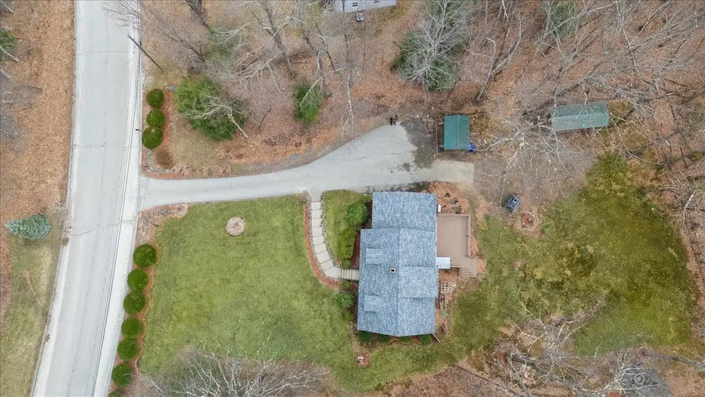 14 Schaefer Circle Hudson NH 03051