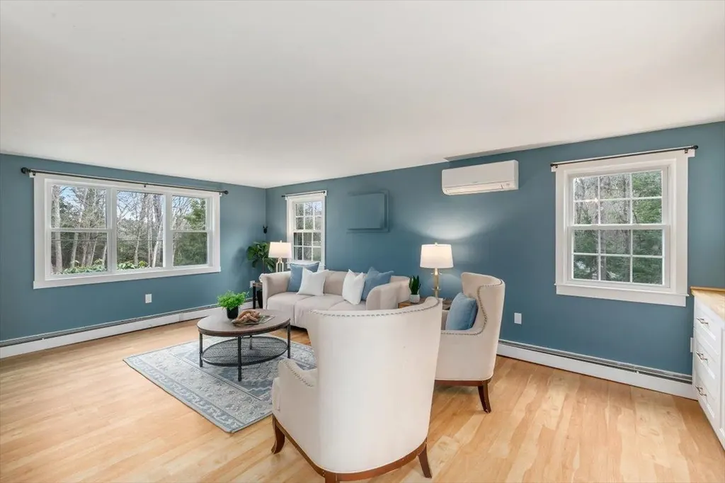 14 Schaefer Circle Hudson NH 03051