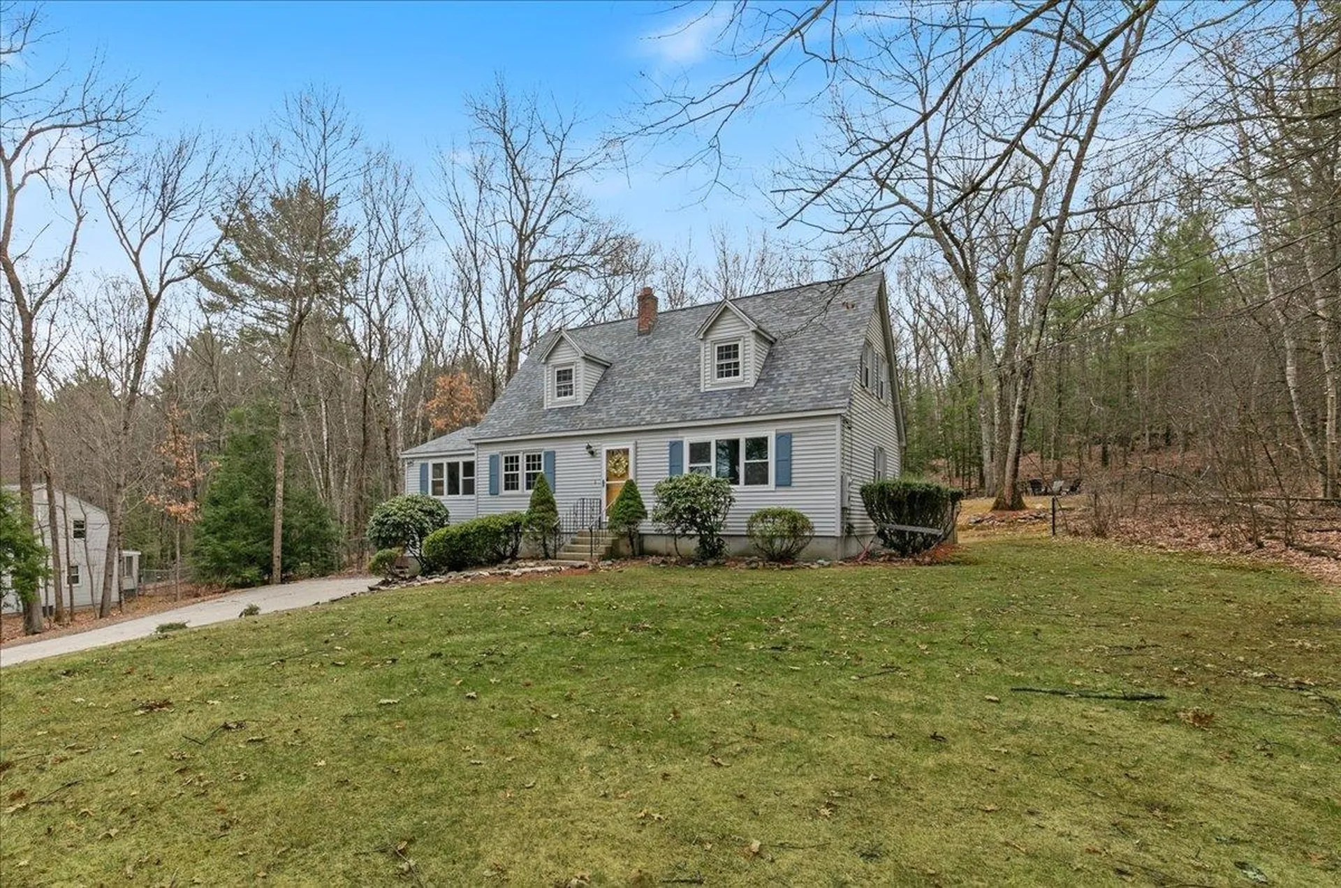 14 Schaefer Circle Hudson NH 03051