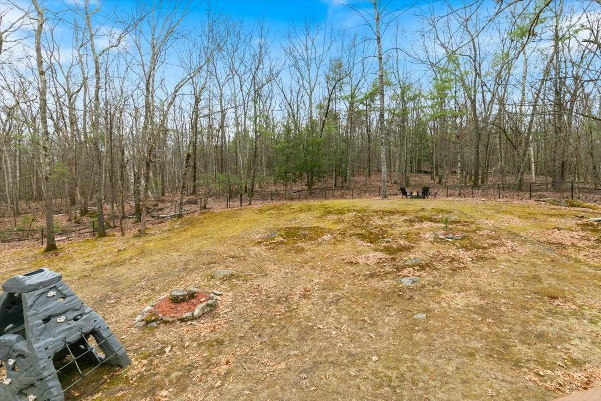 14 Schaefer Circle Hudson NH 03051