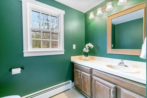 14 Schaefer Circle Hudson NH 03051