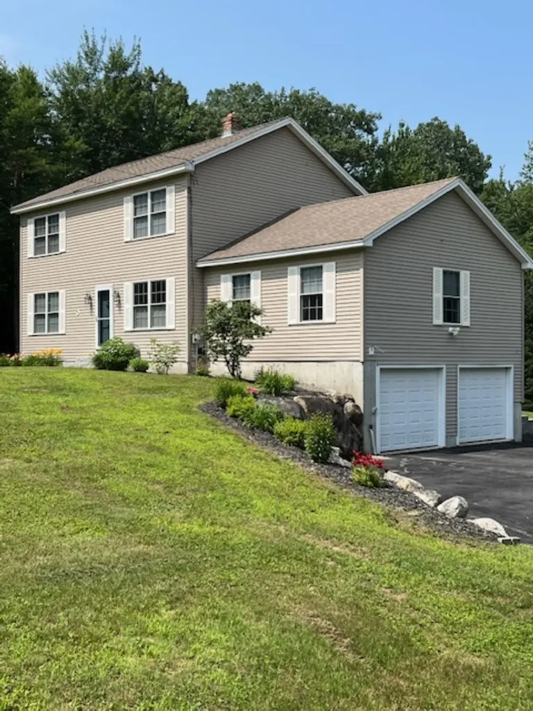 56 Grandview Loop Wakefield NH 03872