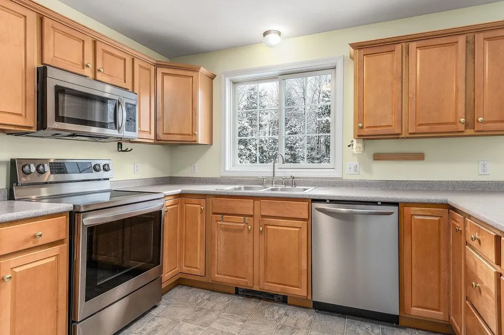 56 Grandview Loop Wakefield NH 03872
