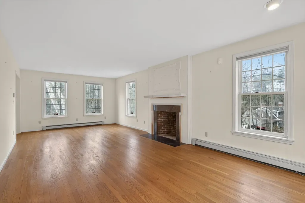 31 Gage Road Bedford NH 03110