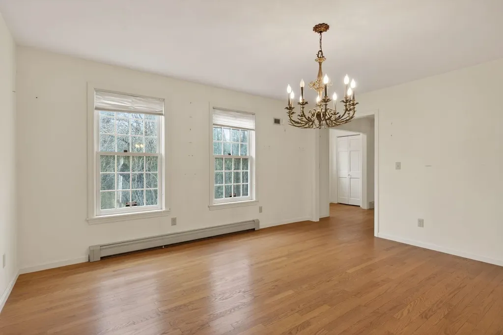 31 Gage Road Bedford NH 03110