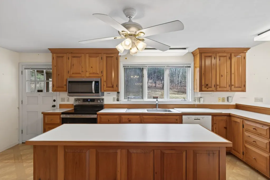 31 Gage Road Bedford NH 03110