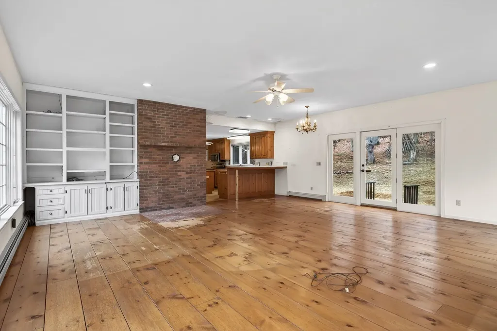 31 Gage Road Bedford NH 03110