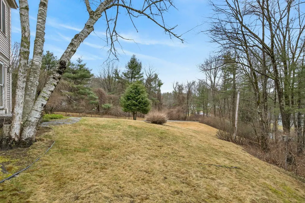 31 Gage Road Bedford NH 03110