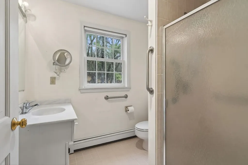 31 Gage Road Bedford NH 03110