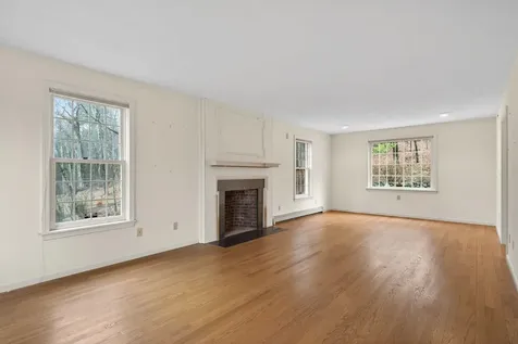 31 Gage Road Bedford NH 03110
