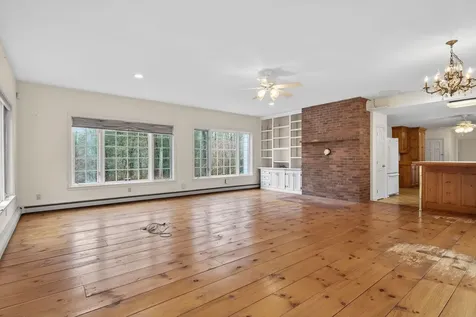 31 Gage Road Bedford NH 03110