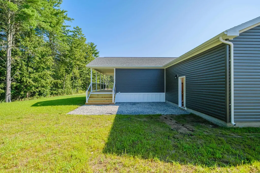 75 Diamondback Drive Rochester NH 03868