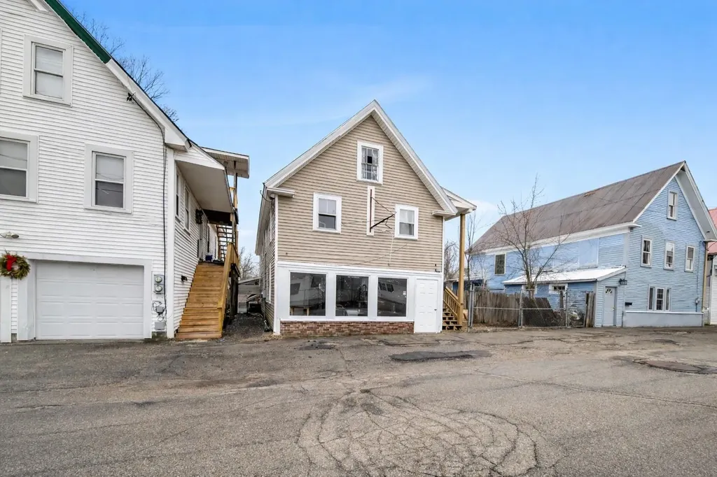 13 Mechanic Street Farmington NH 03835