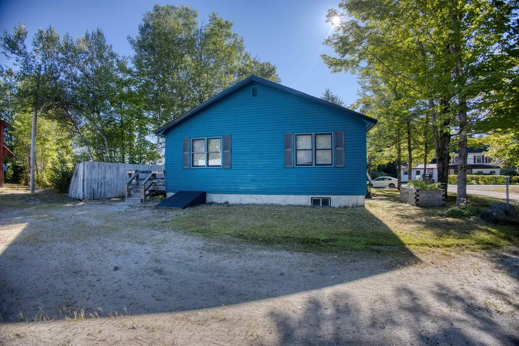 10 Dore Street Ossipee NH 03814