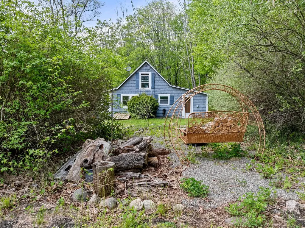 102 Corliss Hill Road Meredith NH 03253