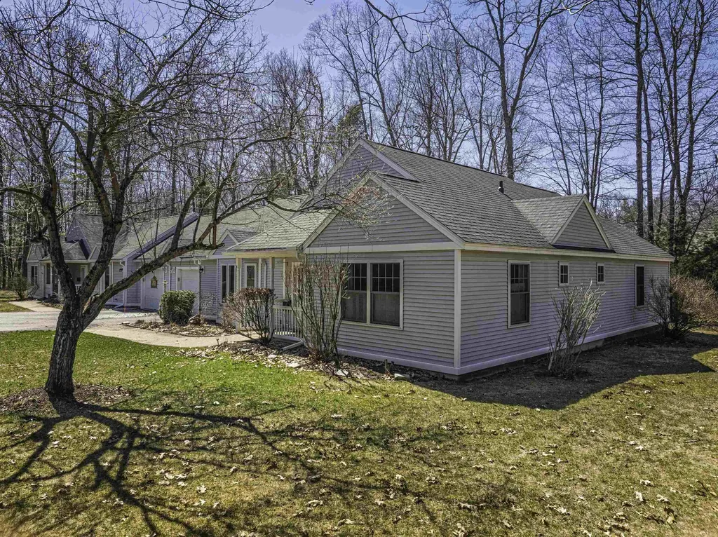 6 Roysann Way Durham NH 03824