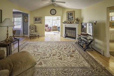 6 Roysann Way Durham NH 03824