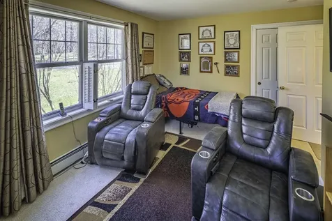 6 Roysann Way Durham NH 03824