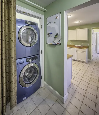 6 Roysann Way Durham NH 03824