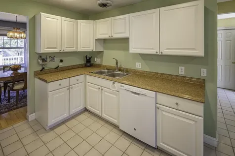 6 Roysann Way Durham NH 03824