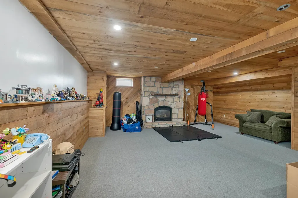 3 Dennison Avenue Salem NH 03079