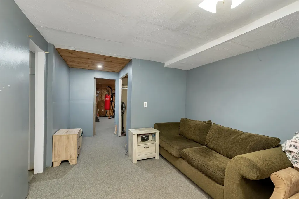 3 Dennison Avenue Salem NH 03079