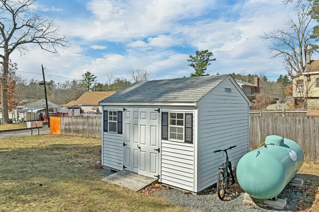 3 Dennison Avenue Salem NH 03079