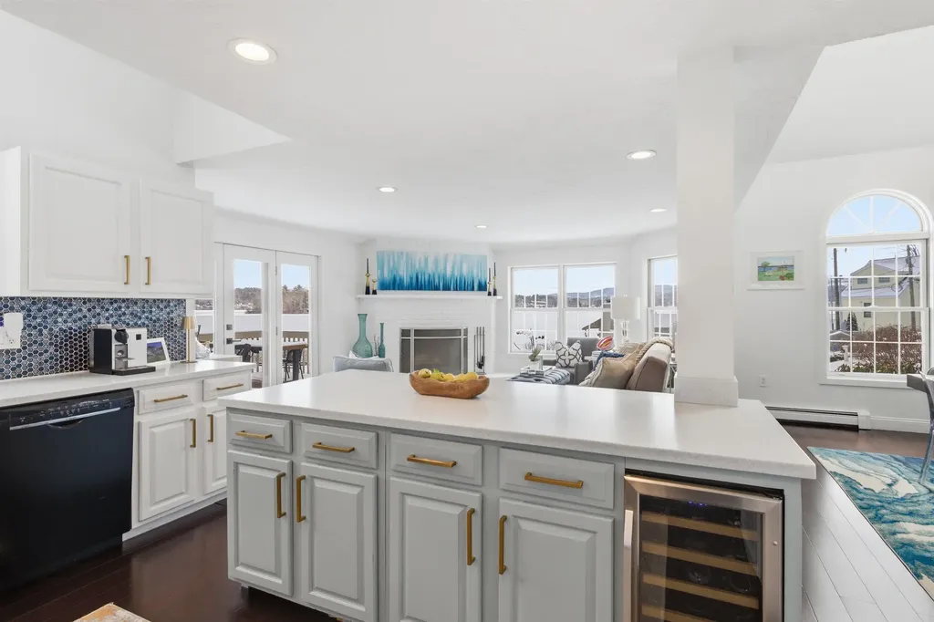 38 Crane Circle Laconia NH 03246