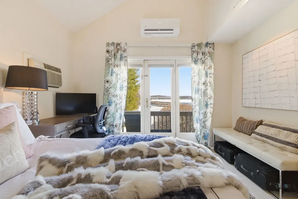 38 Crane Circle Laconia NH 03246