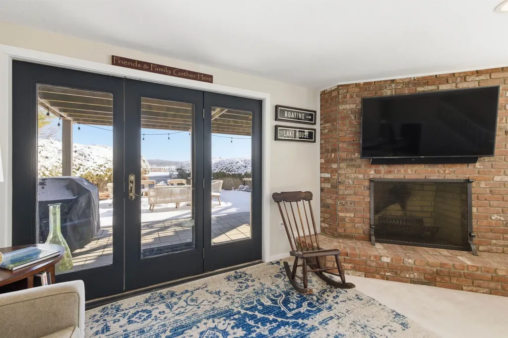 38 Crane Circle Laconia NH 03246