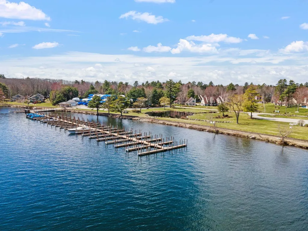 38 Crane Circle Laconia NH 03246