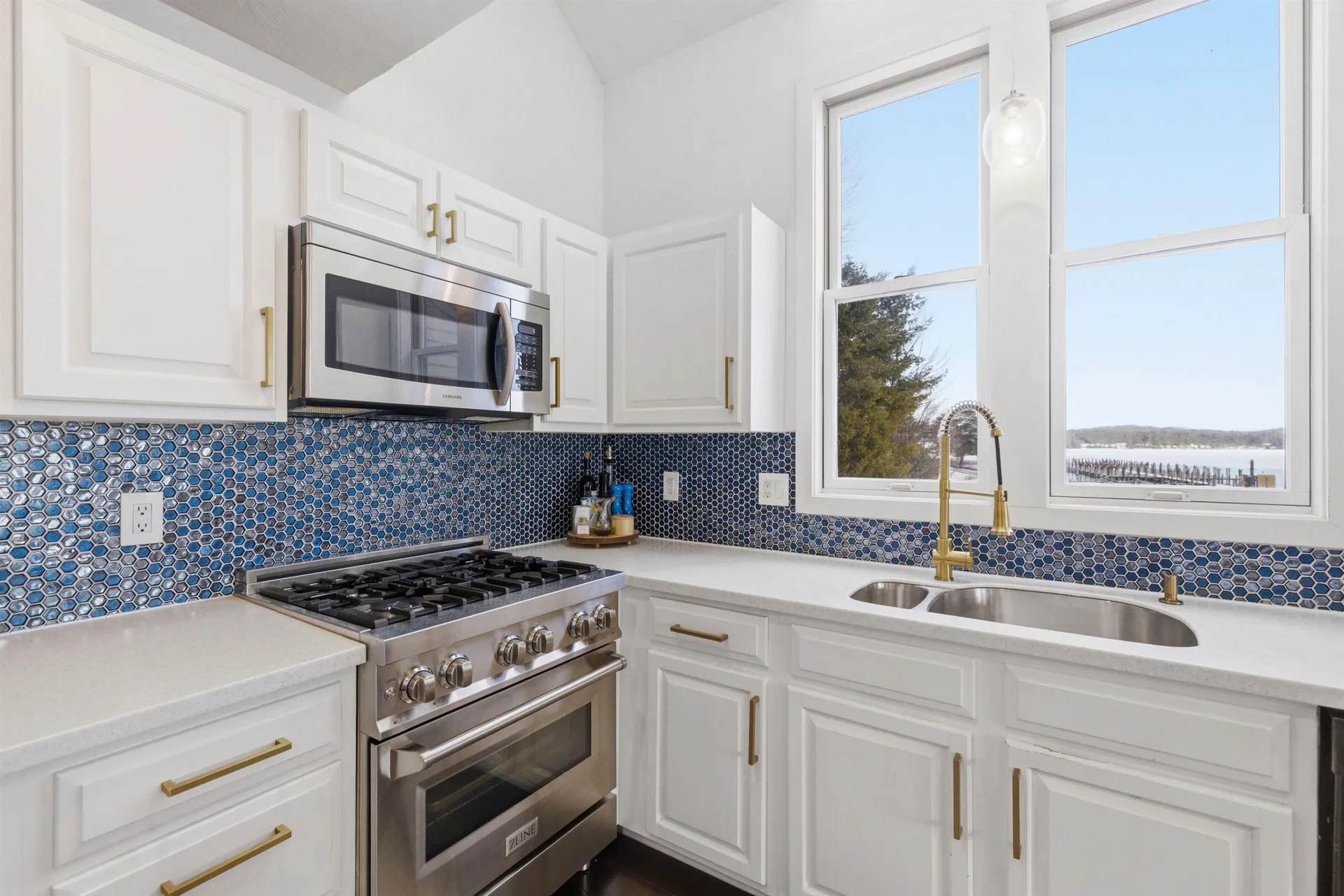 38 Crane Circle Laconia NH 03246