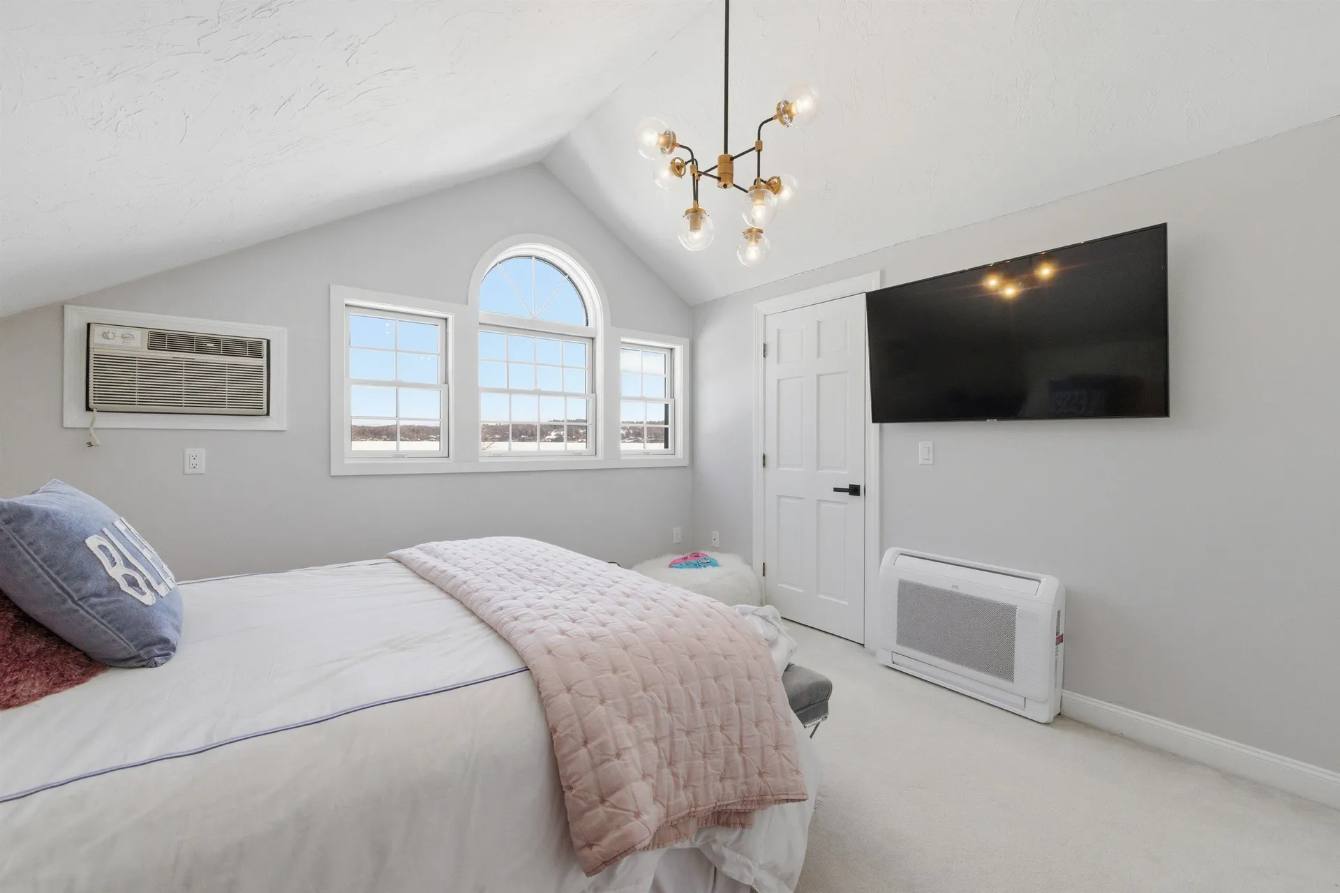 38 Crane Circle Laconia NH 03246