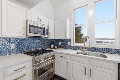 38 Crane Circle Laconia NH 03246