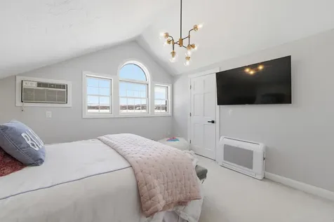 38 Crane Circle Laconia NH 03246
