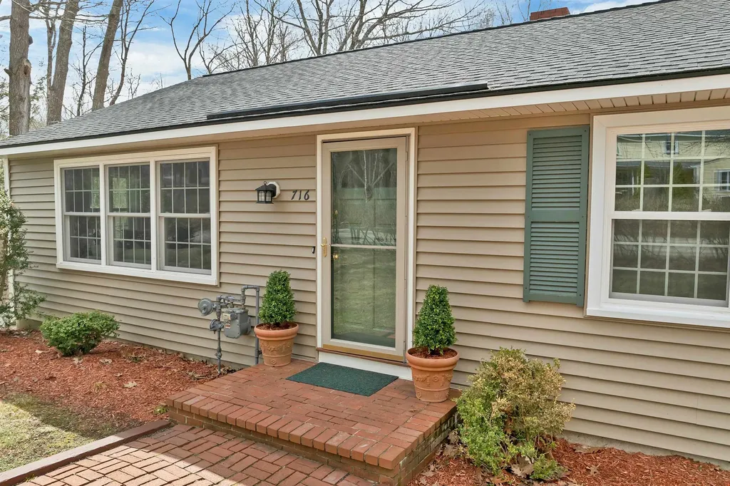 716 Exeter Road Hampton NH 03842