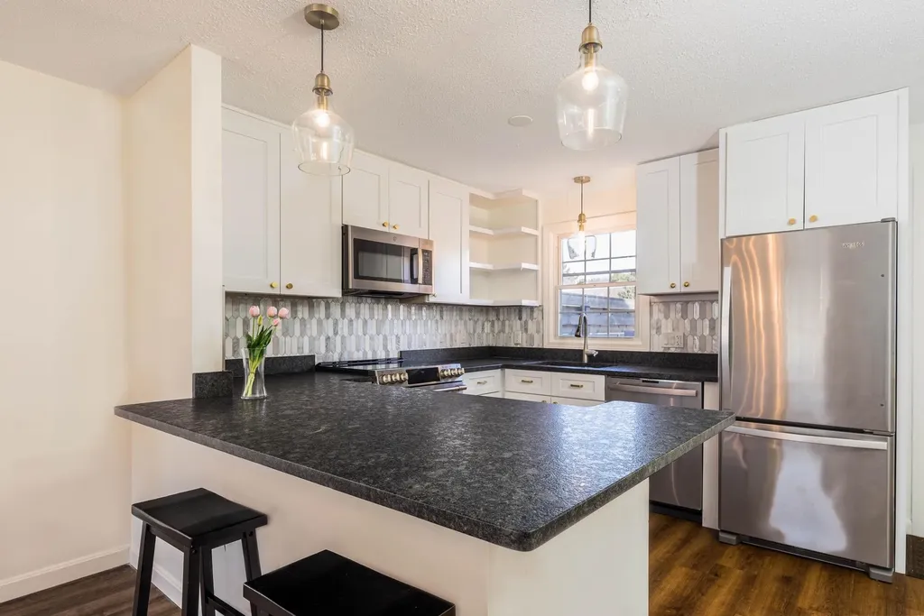 1275 Maplewood Avenue Portsmouth NH 03833