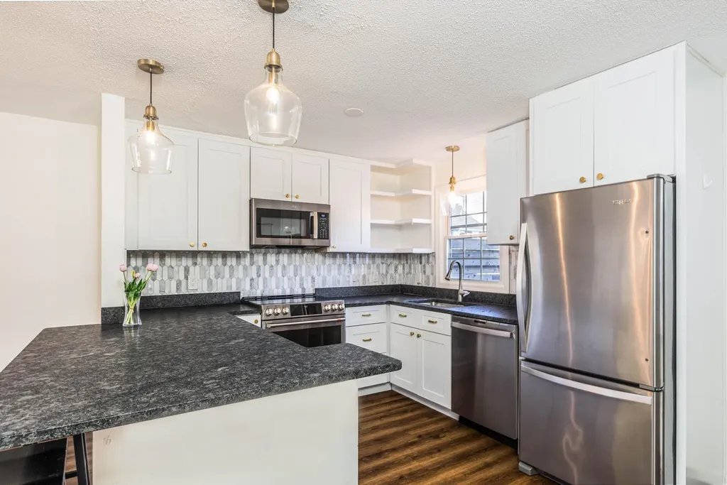 1275 Maplewood Avenue Portsmouth NH 03833