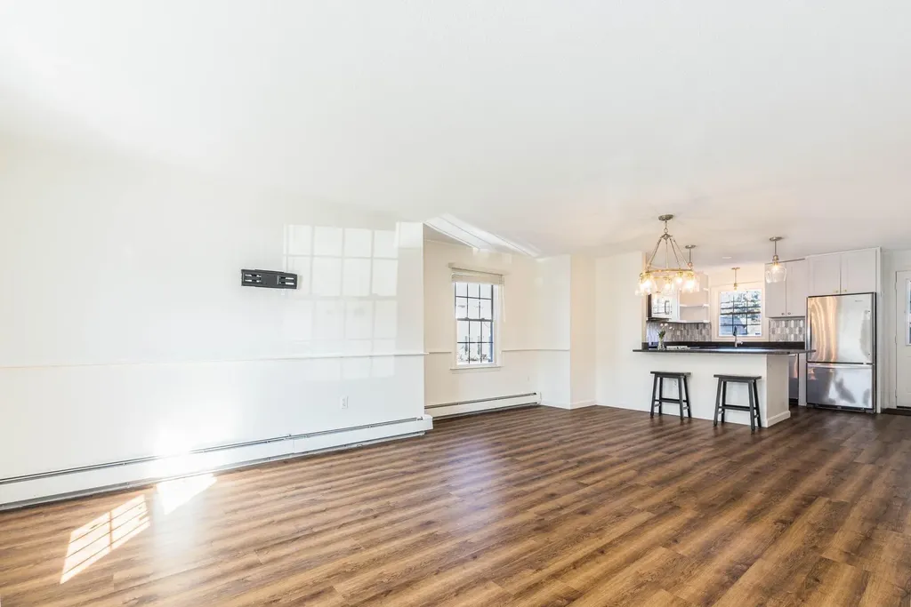 1275 Maplewood Avenue Portsmouth NH 03833