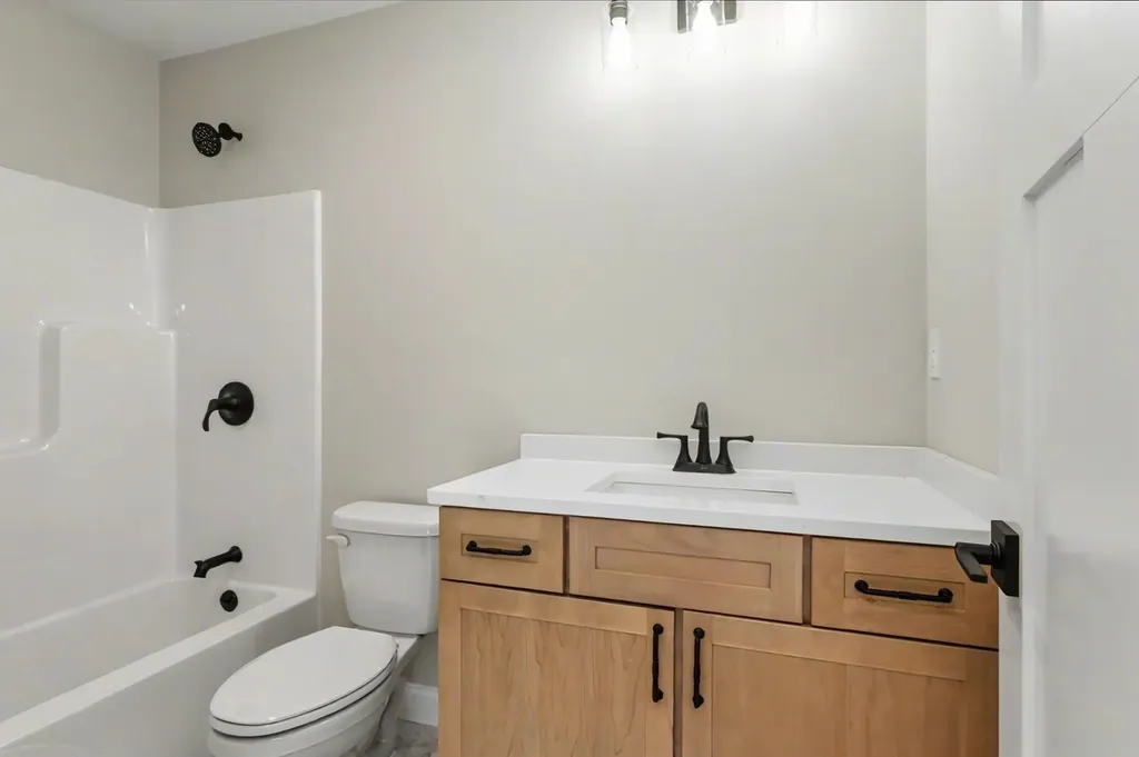 82 Wilton Road Milford NH 03055