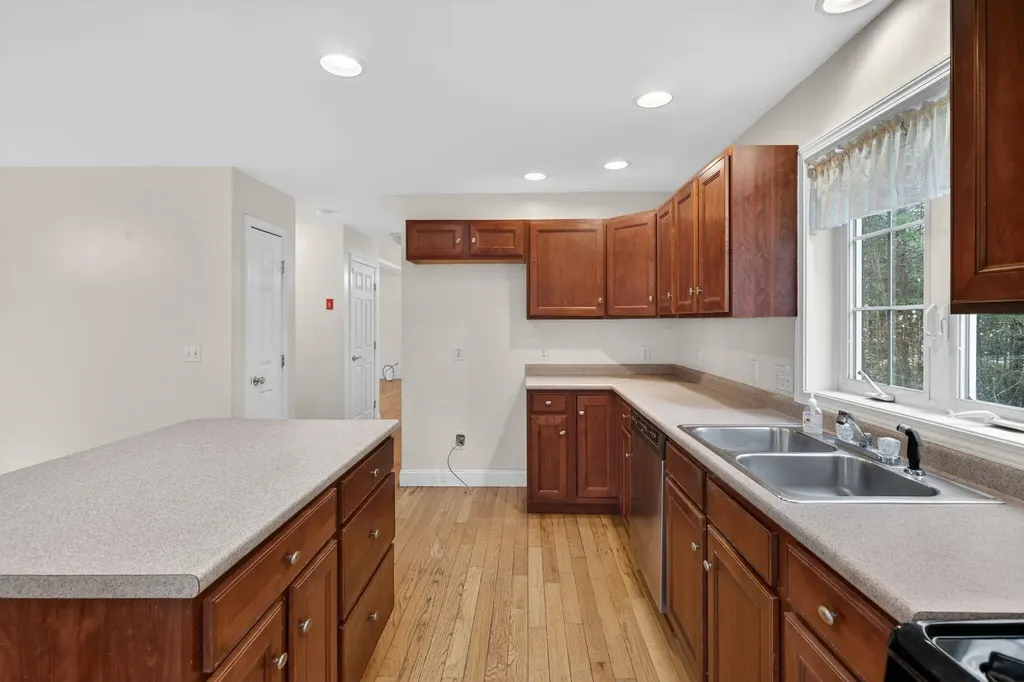 15 Scribner Road Fremont NH 03044