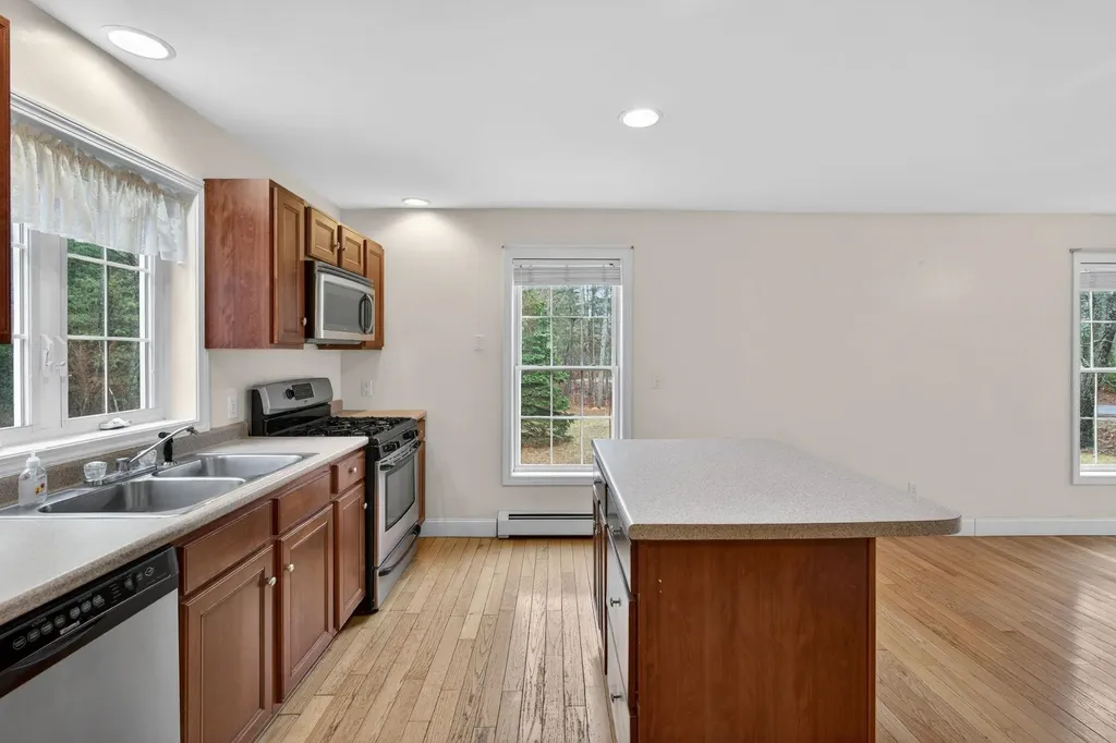 15 Scribner Road Fremont NH 03044