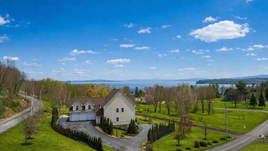 29 Campbell Road Newport City VT 05855