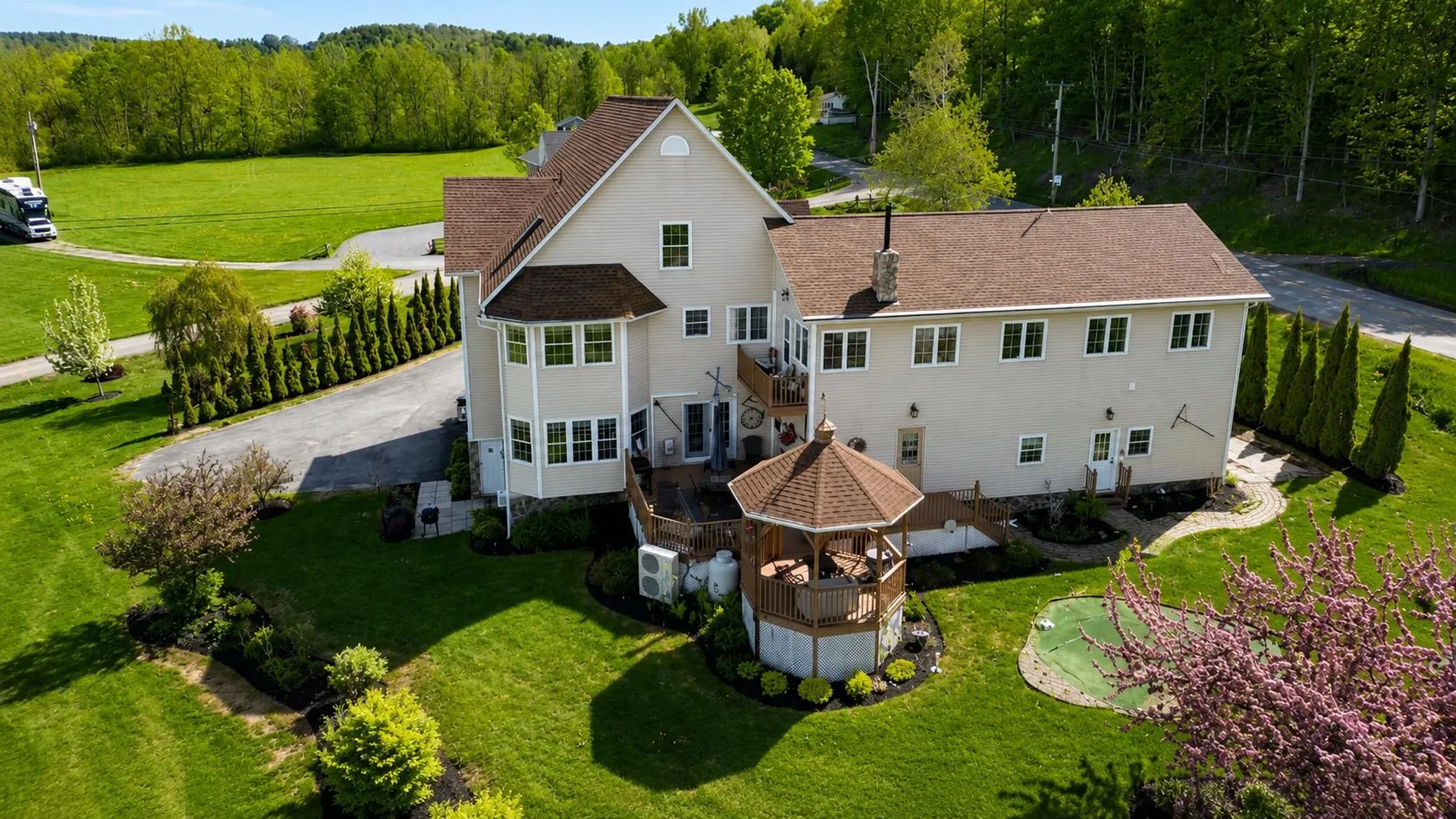 29 Campbell Road Newport City VT 05855