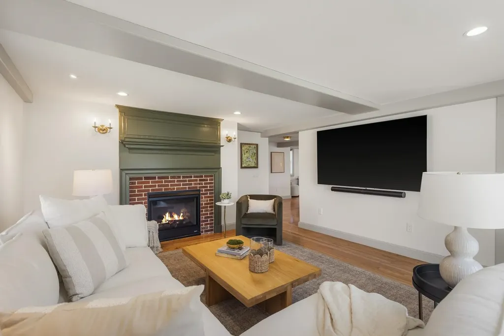 24 Great Bay Road Greenland NH 03840