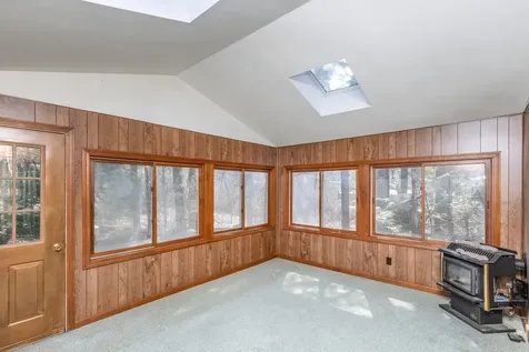 37 Iris Avenue Salem NH 03079