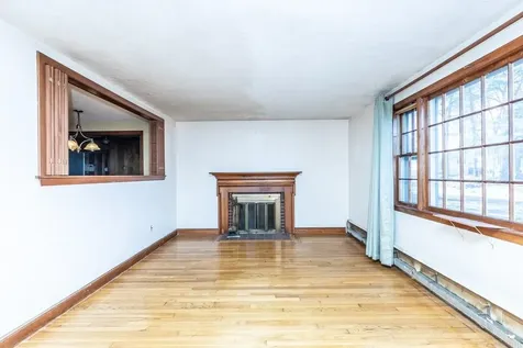 37 Iris Avenue Salem NH 03079