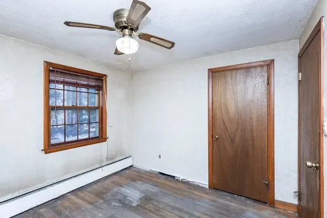 37 Iris Avenue Salem NH 03079