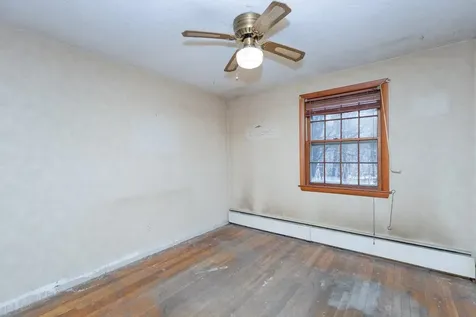 37 Iris Avenue Salem NH 03079