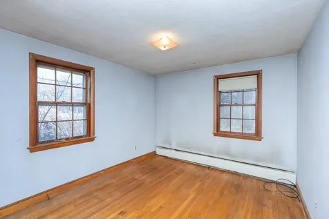 37 Iris Avenue Salem NH 03079